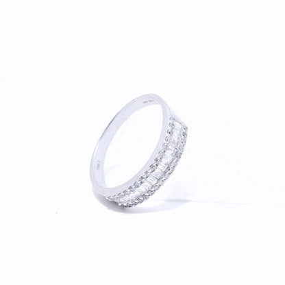 18K Solid White Gold Baguette Centre Row