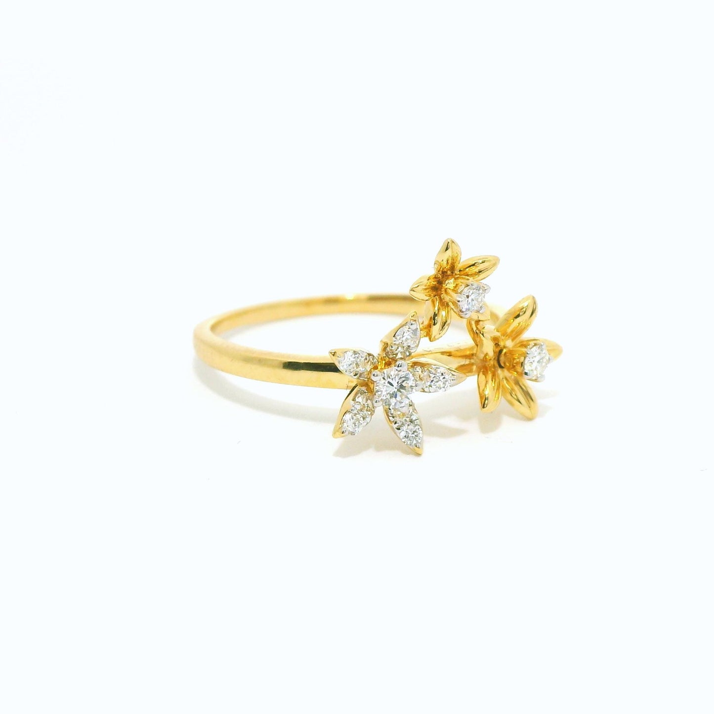 18K Yellow Gold Multi Flower Diamond Ring