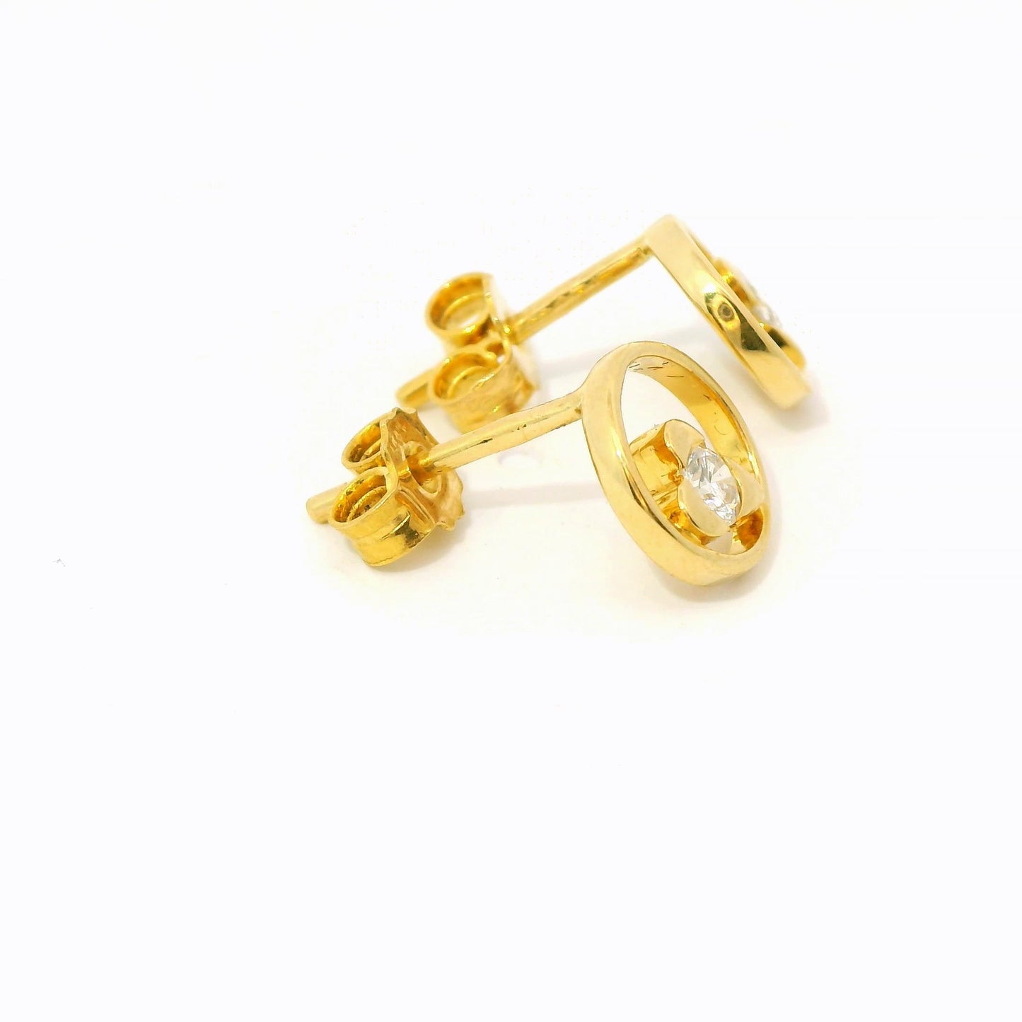 18K Tiny Circle Flower Solitaire Stud