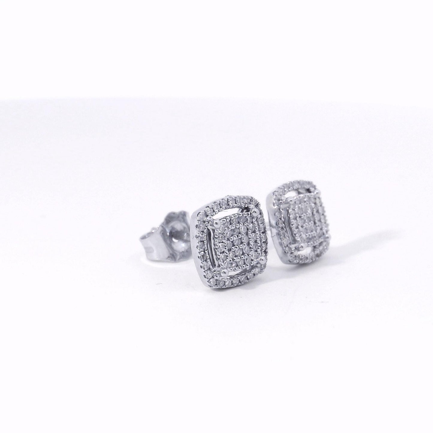 Classic Diamond Stud Earring